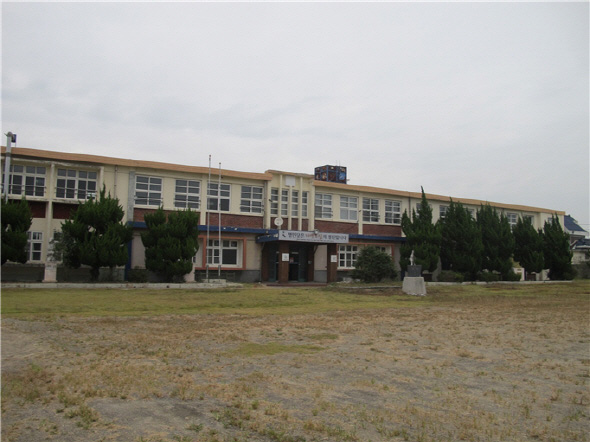 고성초등학교 전경 사진