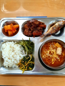 4월 19일 급식사진.jpg