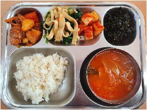 11.20 현미쌀밥,참치김치찌개,닭감자조림,시금치어묵볶음,김자반,깍두기.jpg
